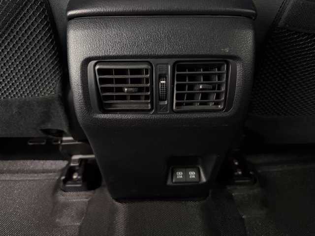 Used 2020 Toyota 4Runner SR5 AWD/4WD image 32