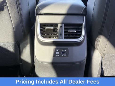 Used 2025 Subaru Outback Premium AWD/4WD image 32