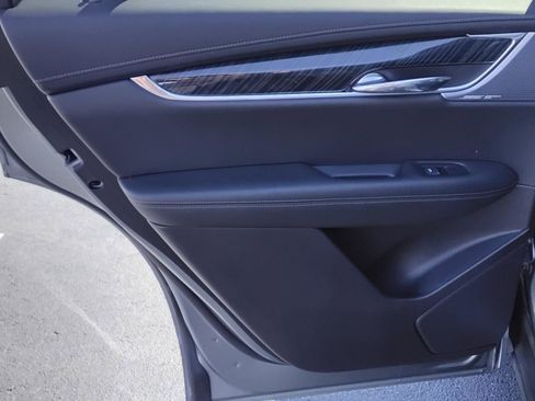 Used 2023 Cadillac XT6 Premium Luxury image 20