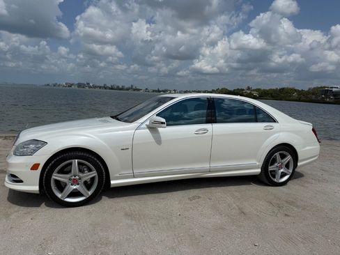 Used 2011 Mercedes-Benz S 400 w/ Sport Pkg image 1