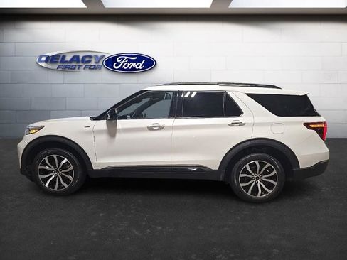 Used 2023 Ford Explorer ST-Line image 2