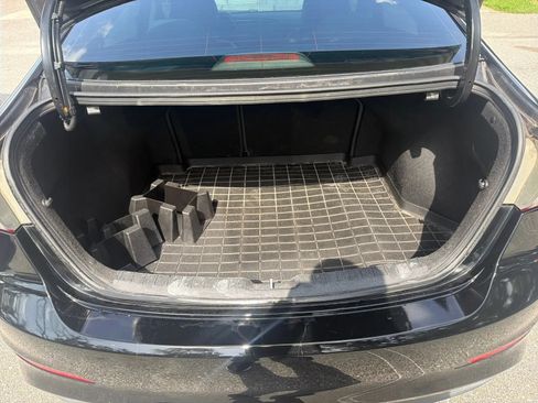 Used 2017 Hyundai Elantra Limited FWD image 16