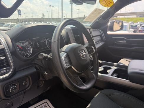 Used 2024 RAM 1500 Big Horn AWD/4WD image 34