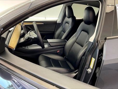Used 2023 Tesla Model Y Long Range AWD/4WD image 17