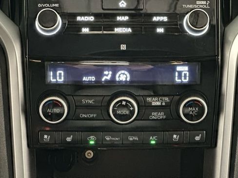 Used 2021 Subaru Ascent Touring AWD/4WD image 16