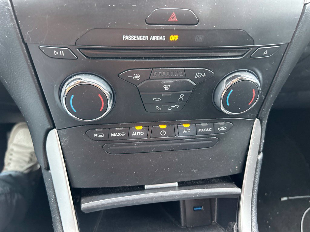 Used 2018 Ford Edge SEL FWD image 17