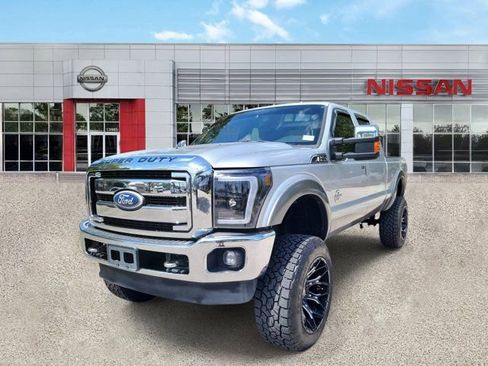 Used 2011 Ford F350 Lariat w/ Lariat Interior Pkg image 9