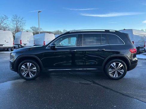 Used 2025 Mercedes-Benz GLB 250 4MATIC image 4