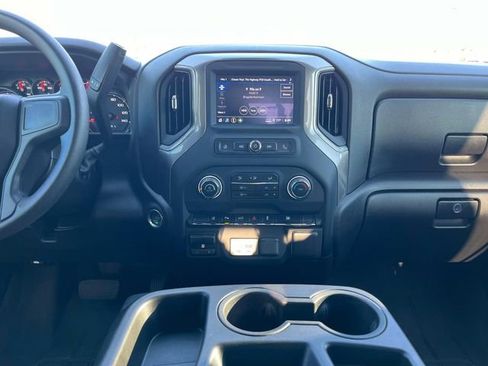 Used 2025 Chevrolet Silverado 2500 Custom w/ Custom Value Package image 17