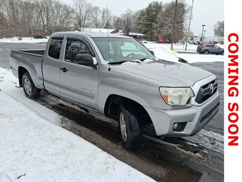 Used 2015 Toyota Tacoma 2WD Access Cab image 3