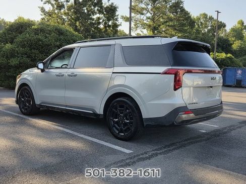 Used 2025 Kia Carnival SX w/ SX Dark Edition Package FWD image 3