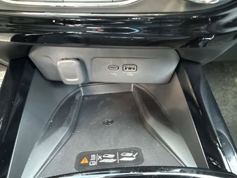 New 2026 Chevrolet Trax LT w/ Sunroof Package FWD image 26