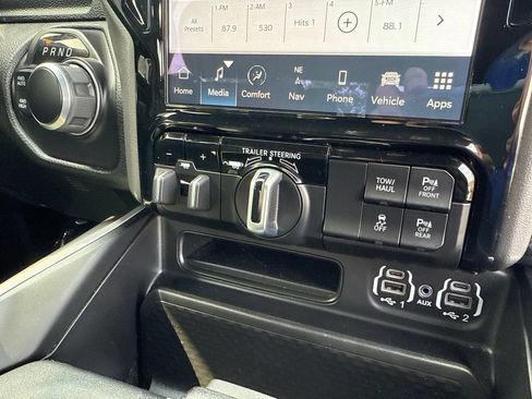 Used 2022 RAM 1500 Big Horn AWD/4WD image 44