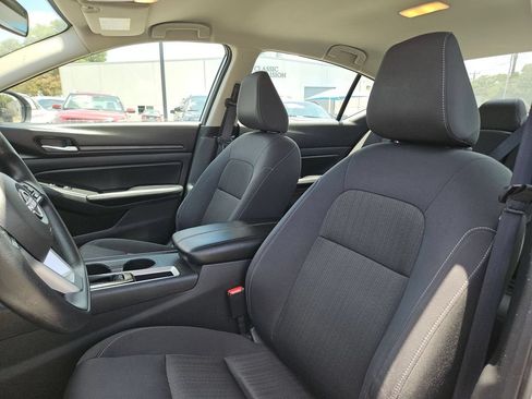 Used 2025 Nissan Altima 2.5 SV FWD image 16
