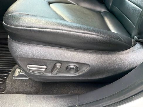 Used 2023 Toyota Highlander XLE AWD/4WD image 27