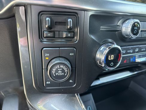 Used 2021 Ford F150 Lariat w/ Equipment Group 502A High AWD/4WD image 11