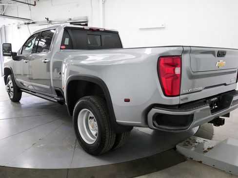 Used 2024 Chevrolet Silverado 3500 High Country w/ High Country Premium Package AWD/4WD image 5