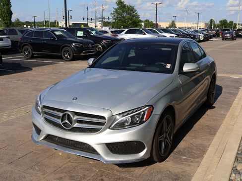 Used 2015 Mercedes-Benz C 300 4MATIC Sedan image 4