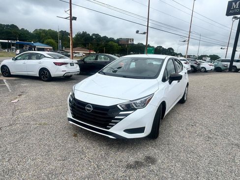 Used 2023 Nissan Versa S FWD image 8