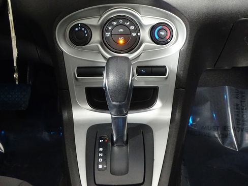Used 2017 Ford Fiesta SE image 23