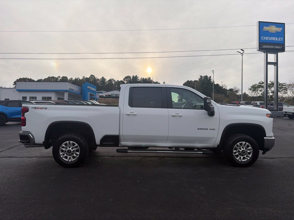Used 2025 Chevrolet Silverado 2500 LT w/ Convenience Package AWD/4WD image 11