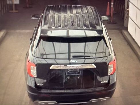 Used 2024 Ford Explorer XLT w/ Equipment Group 202A image 12