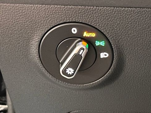 New 2026 Volkswagen Taos SE AWD/4WD image 18