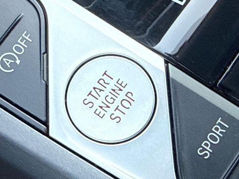 Used 2025 BMW 230i Coupe w/ Convenience Package image 36