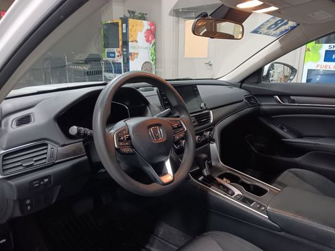 Used 2018 Honda Accord EX image 6