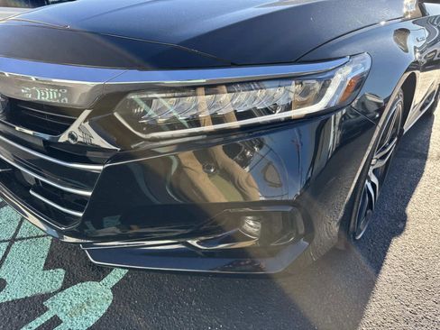 Used 2022 Honda Accord Touring image 9