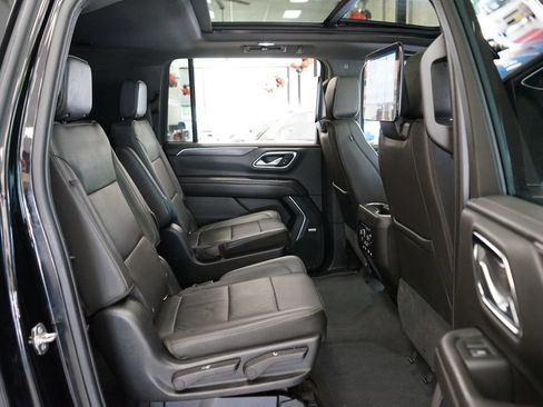 Used 2021 Chevrolet Suburban Z71 w/ Rear Media and Nav Package AWD/4WD image 16