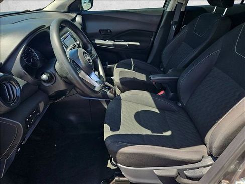 Used 2022 Nissan Kicks S FWD image 21