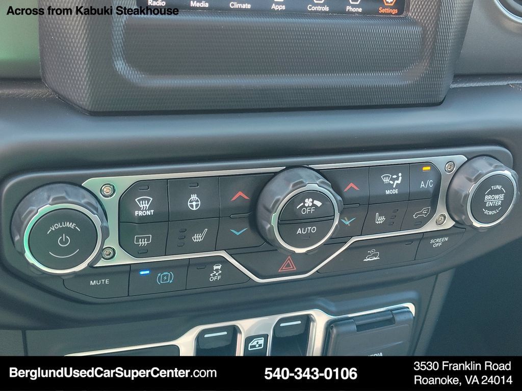 Used 2023 Jeep Wrangler Unlimited w/ Cold Weather Group AWD/4WD image 31