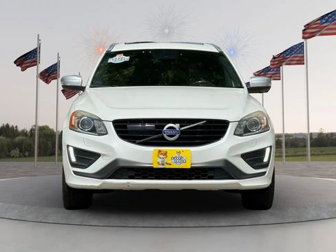 Used 2016 Volvo XC60 T6 R-Design Platinum w/ Climate Package image 2