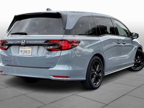 Used 2023 Honda Odyssey Sport image 12
