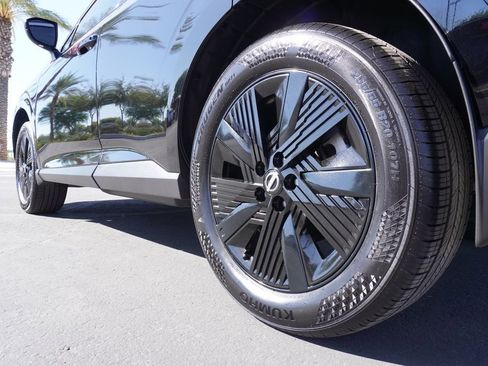 Certified 2025 Nissan Murano SV image 6