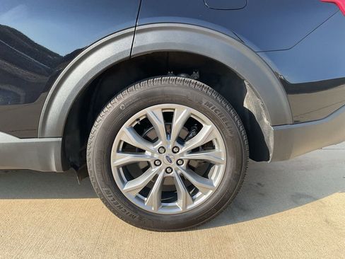 Used 2023 Ford Explorer XLT w/ Equipment Group 202A image 6