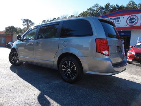 Used 2019 Dodge Grand Caravan GT image 4