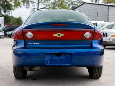 Used 2005 Chevrolet Cavalier Sedan w/ Preferred Equipment Group FWD image 5