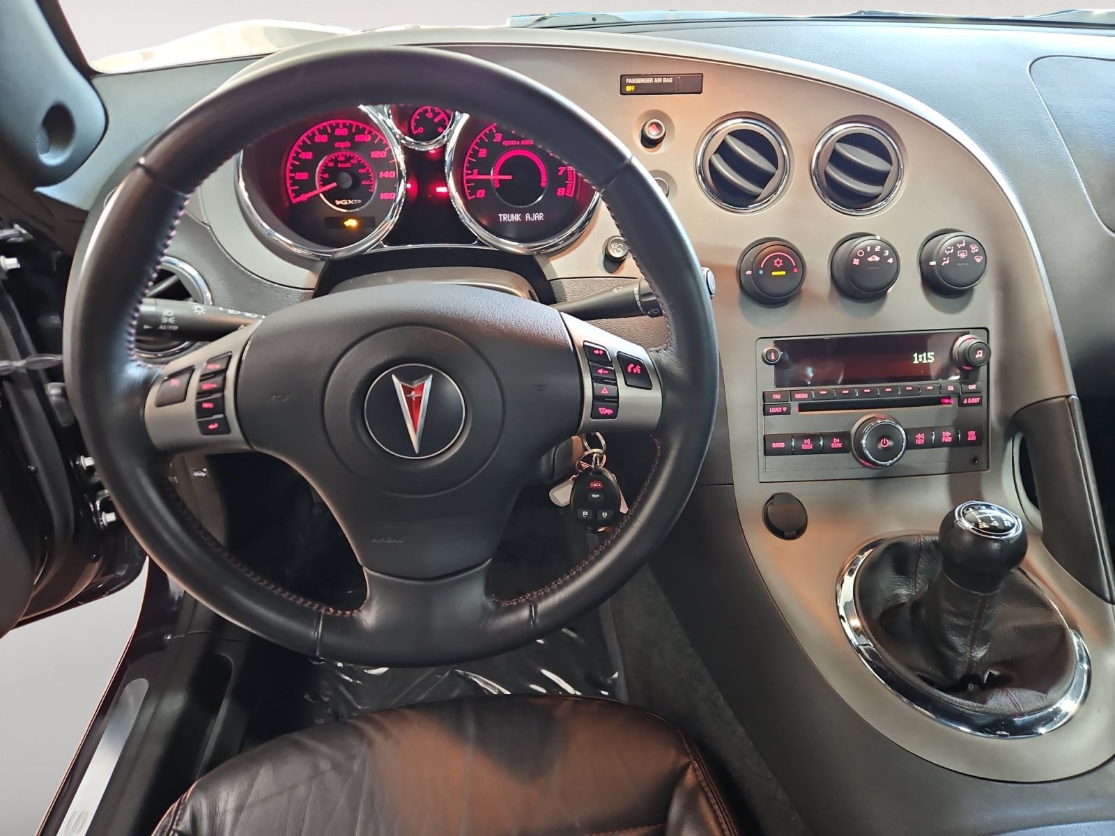 Used 2009 Pontiac Solstice GXP w/ Club Sport Package RWD image 10