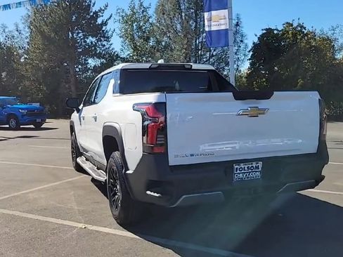 New 2026 Chevrolet Silverado EV LT image 7