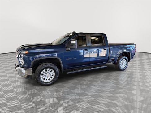 Used 2022 Chevrolet Silverado 3500 LT w/ All Star Edition image 2