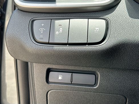 Used 2020 Kia Sorento LX FWD image 10