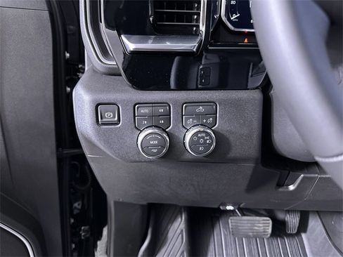 New 2026 GMC Sierra 1500 Elevation image 18