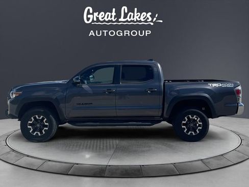 Used 2020 Toyota Tacoma TRD Off-Road image 2