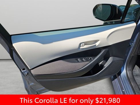 Used 2025 Toyota Corolla LE FWD image 34