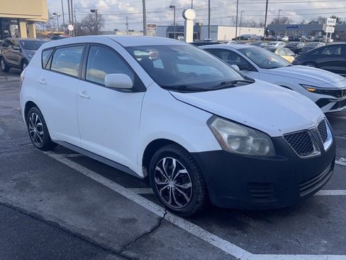 Used 2010 Pontiac Vibe w/ Preferred Package image 7