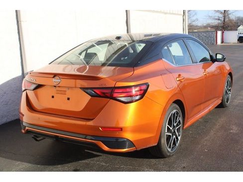 Used 2024 Nissan Sentra SR image 3