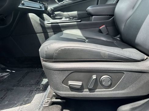 Used 2024 Kia Sportage EX FWD image 16