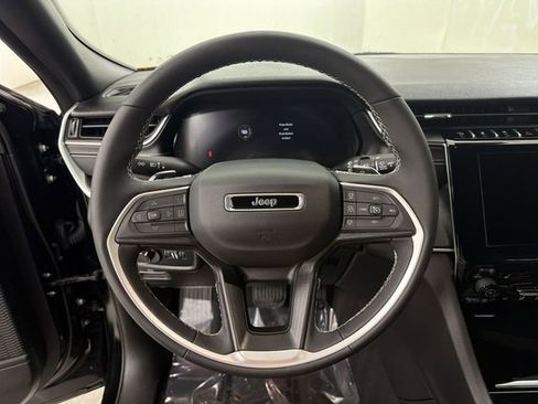 Used 2024 Jeep Grand Cherokee Altitude AWD/4WD image 31